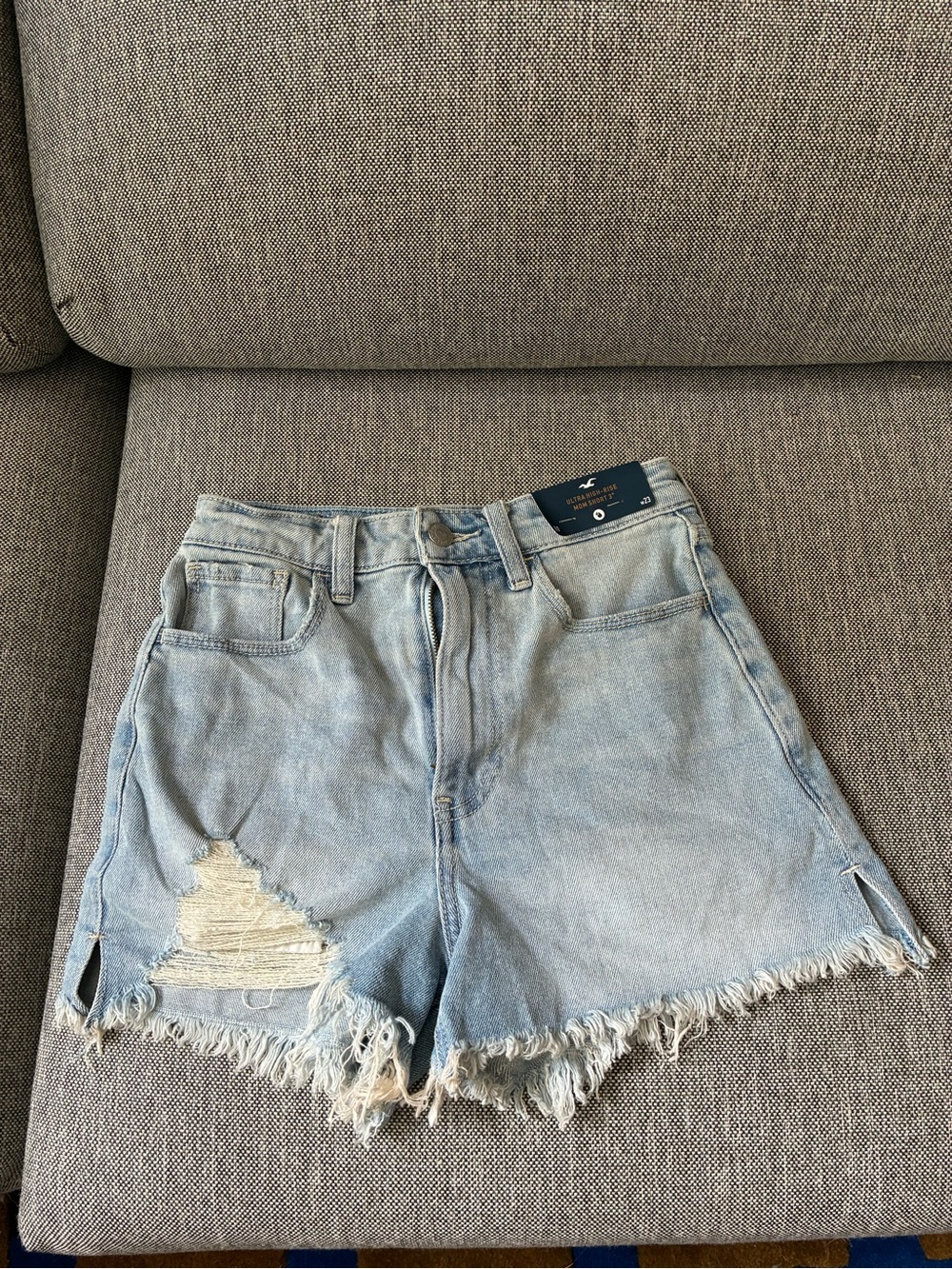 Hollister Light Wash Denim Frayed Hem Shorts Mom Short Ultra High Rise
